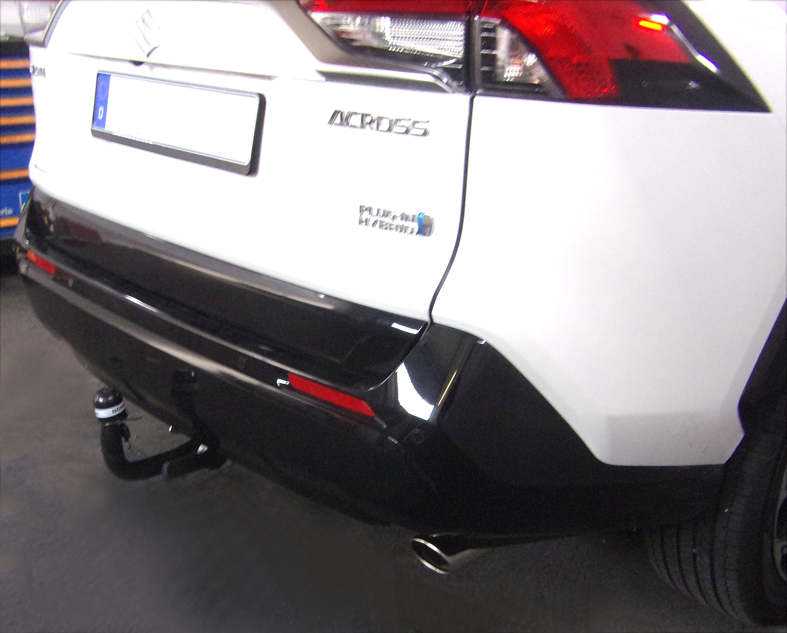 Anhängerkupplung für Suzuki Across Hybrid, spez. Fzg. mit sensorgesteuerter Heckklappe 2020- - V-abnehmbar